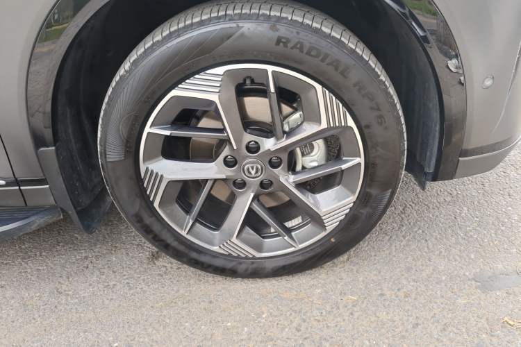 Used CHANGAN CS75 PLUS 2025 4th Generation 1.5T New Blue Whale Smart Flagship Version Right Front Wheel Hub