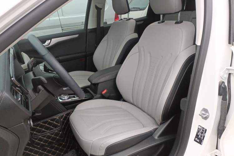 Used Ford Escape 2024 EcoBoost 245 Two-Wheel-Drive Titanium Edition