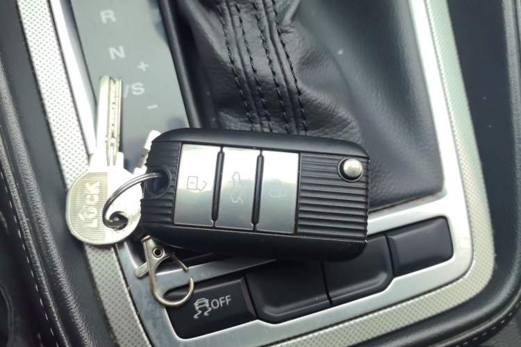 Used MG 6 2017 20T Automatic Luxury Smart Connect Version China V Standard Vehicle Key