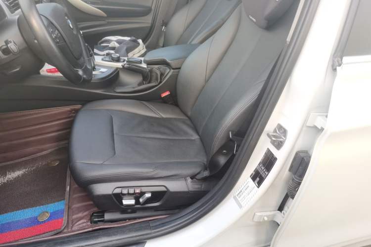 Used BMW 3 Series 2016 320Li Ambition Model
