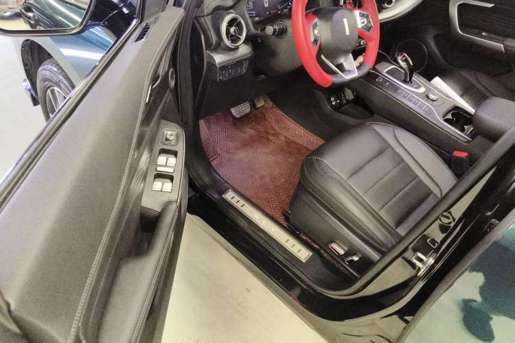 Used Wey VV5 2020 1.5T Two-Wheel Drive Smart Pioneer
