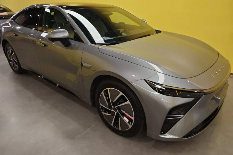 Used EXEED Star Era ES 2025 Extended-Range Pro High-Speed Driver Assistance Front Right 45 Deg