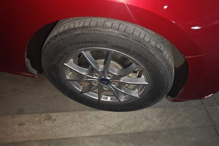 Used Ford Focus 2020 Hatchback EcoBoost 180 Automatic Trend Edition Right Front Wheel Hub