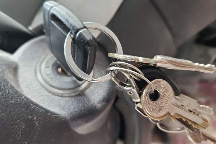 Used Foton Scenic G7 2017 2.0L Long-Wheelbase Commercial Van High Roof 2 Seats 4Q20M Vehicle Key