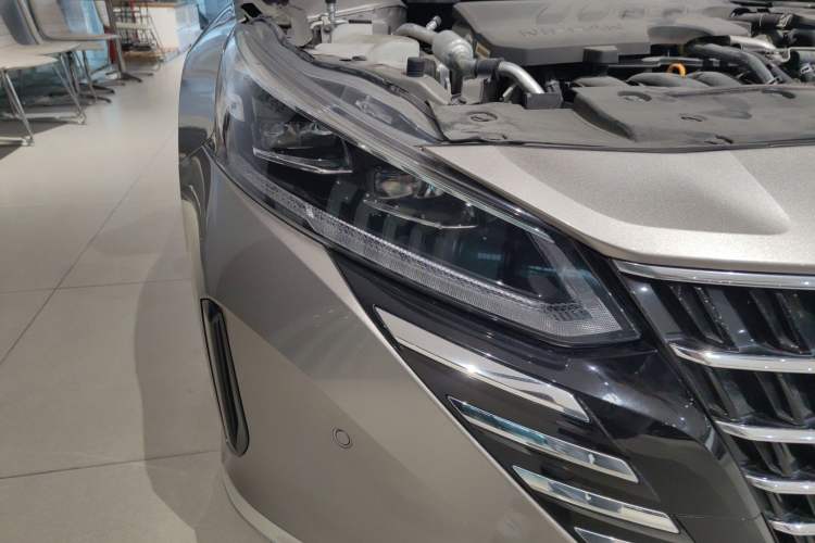 Used Nissan Teana 2022 2.0L XL-Upr Enjoyment Edition Right Front Headlight