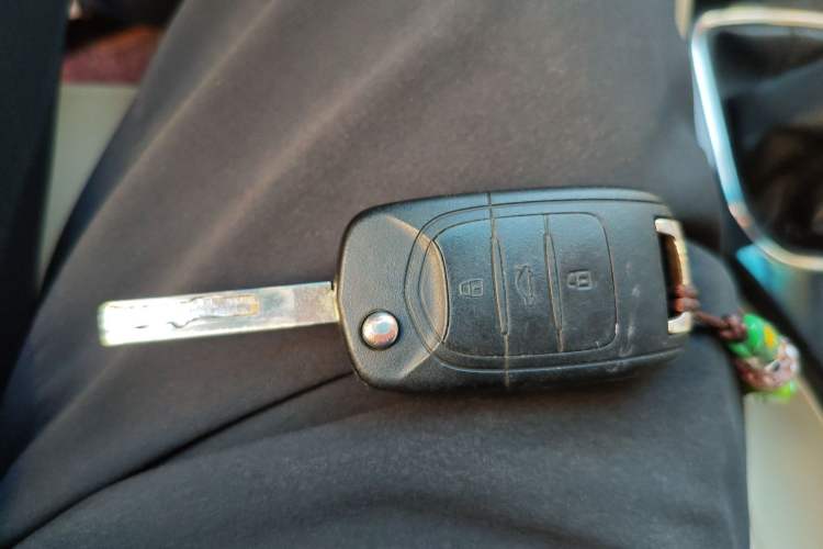 Used Baojun 730 2016 1.5L Manual Comfort Version 7 Seats China V Emission Standard Vehicle Key