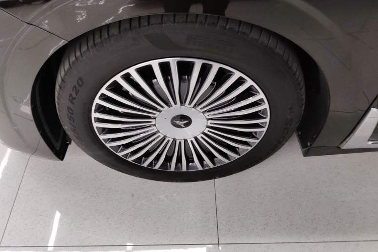 Used VOYAH Dream 2025 PHEV Four-Wheel-Drive Flagship Version – Qiankun Edition