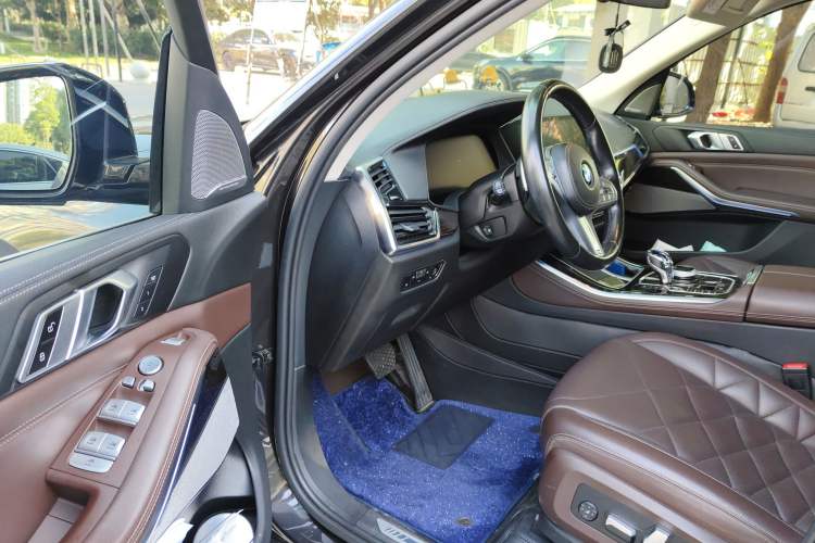 Used BMW X5 2022 xDrive 30Li Luxury M Sport Package