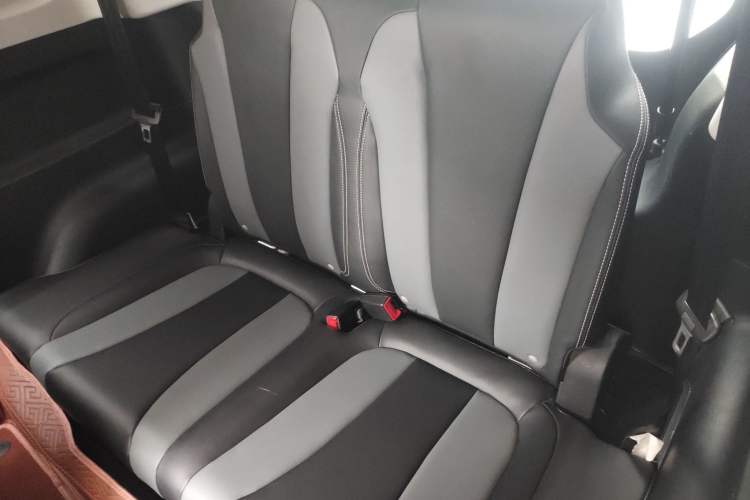 Used Roewe Clever 2022 311km QiQi BoBo Edition Left Rear Seat