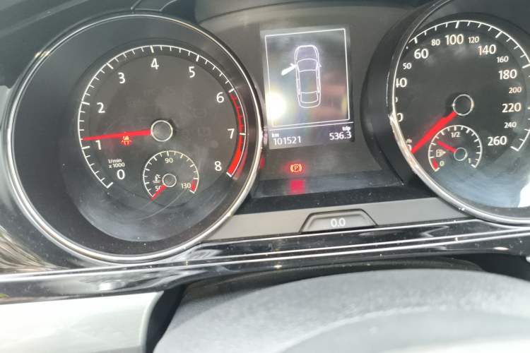 Used Volkswagen Lamando 2017 280TSI DSG Comfort Edition Odometer Close Up