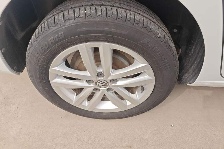 Used Volkswagen Jetta 2019 Dream Edition 1.4L Manual Fashion Version Right Rear Wheel Hub