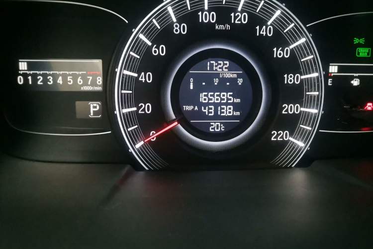 Used Honda Odyssey 2015 2.4L Smart Edition Odometer Close Up