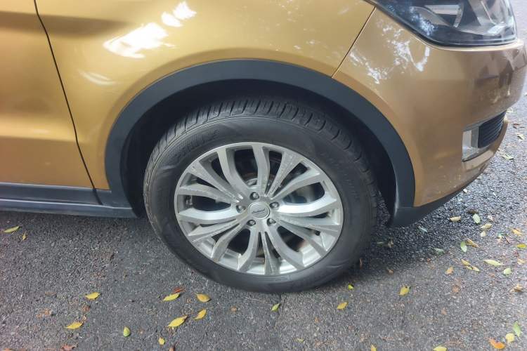 Used Land X7 2015 2.0T Panoramic Prestige Edition Right Front Wheel Hub