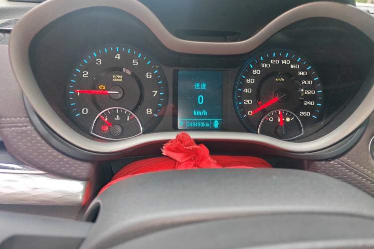 Used Chevrolet Malibu 2016 2.0L Automatic Luxury Edition Odometer Close Up