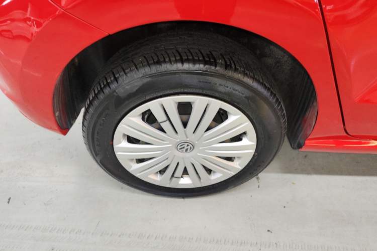 Used Volkswagen Polo 2016 1.6L Automatic Comfort Model Right Rear Wheel Hub