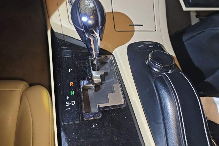 Used Lexus ES 2013 300h Elite Edition