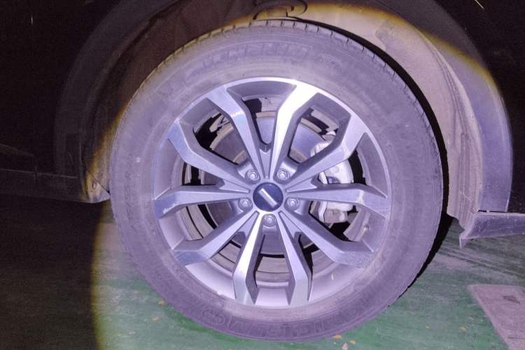 Used Wey VV6 2018 2.0T Two-Wheel-Drive Ultra-Luxury Version China V Standard