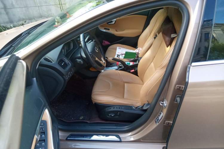 Used Volvo V40 2017 T3 Zhiya Edition