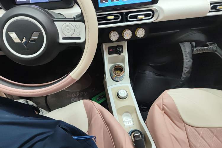 Used Wuling Hongguang MINIEV 2024 3rd Generation 215km Youth Edition Gear Lever