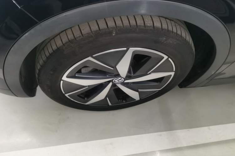 Used Volkswagen ID.4 CROZZ 2021 Long-Range Lite PRO Two-Wheel Drive Version
