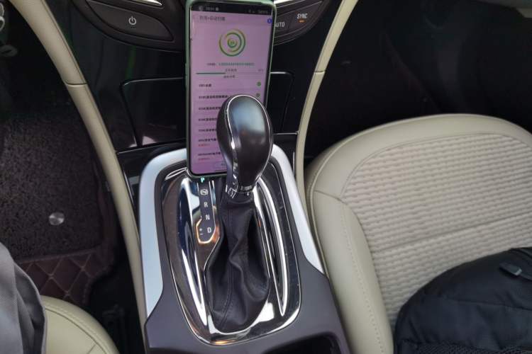 Used Buick Regal 2015 2.0L Leading Fashion Edition