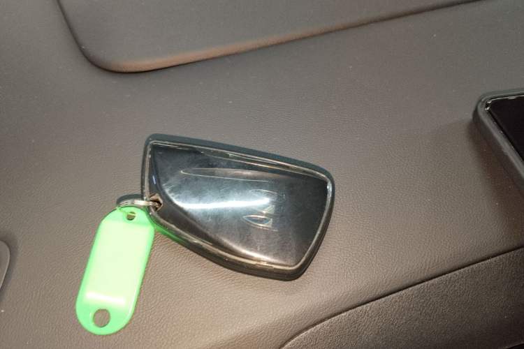 Used Buick GL8 New Energy 2024 Lu Zun Deluxe Edition 7-Seater Vehicle Key