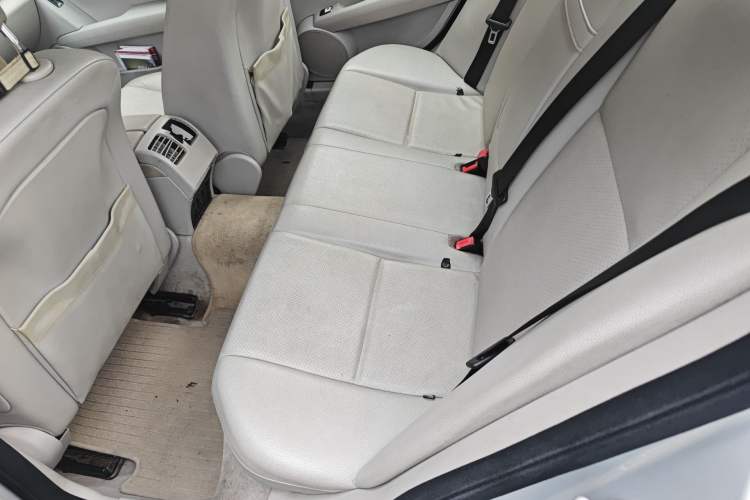 Used Mercedes-Benz C-Class 2011 C 180K Classic model