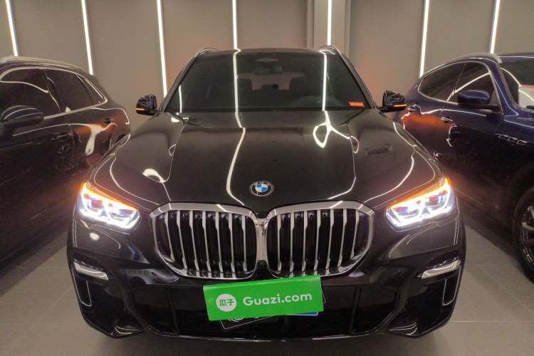 Used BMW X5 2022 Restyled xDrive 40Li Luxury Edition M Sport Package Front