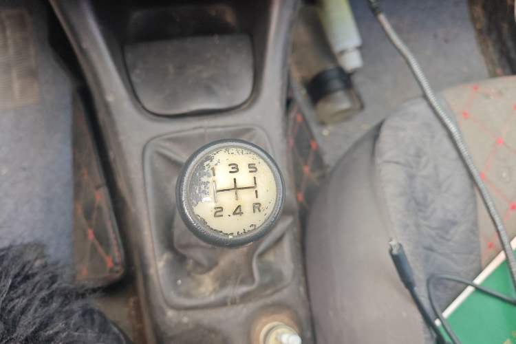 Used Peugeot 207 2011 Sedan 1.4L Manual Yule Edition Gear Lever