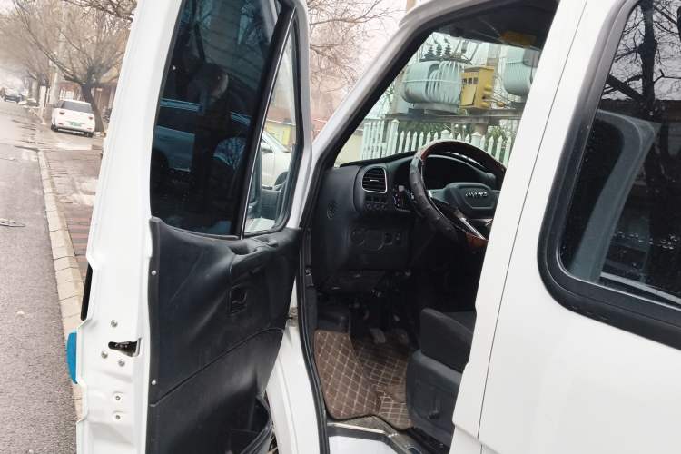 Used JMC Transit 2021 2.8T Space King Taurus Short Wheelbase Mid-Height 6-Seater Diesel Euro VI JX493
