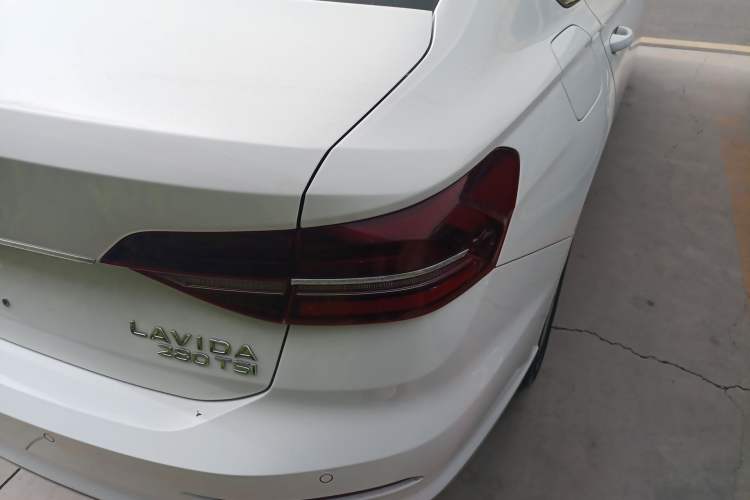 Used Volkswagen Lavida 2021 1.5L Automatic Comfort Edition
