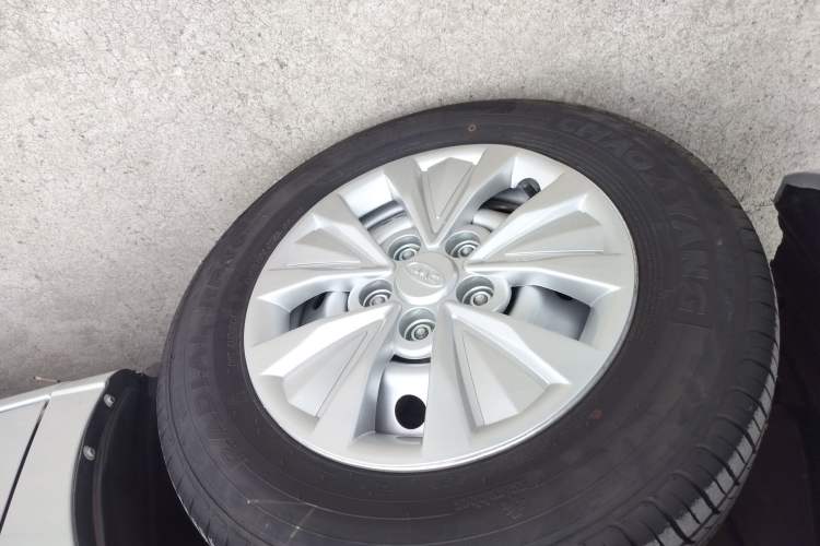 Used JAC Refine M3 2022 PLUS Standard Model 1.5T
