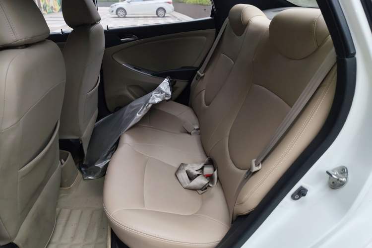 Used Hyundai Verna (older generation) 2014 1.4L Manual Smart GLS Trim