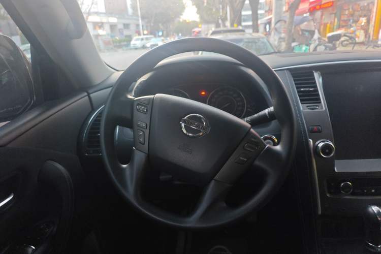 Used Nissan Patrol 2018 4.0L LinkedIn Edition