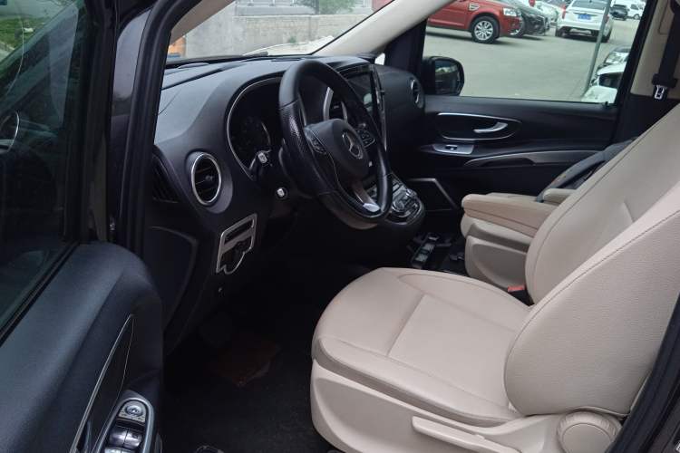 Used Mercedes-Benz Vito 2016 2.0T Elite Edition Driver Seat