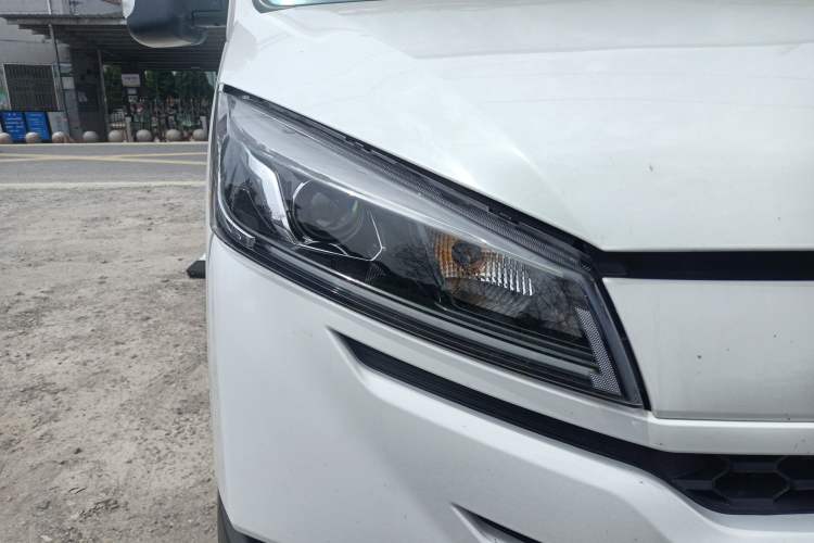 Used Iveco Daily  Right Front Headlight