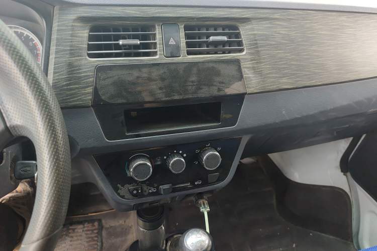 Used Jinbei Hiace X30  Audio And AC Panel