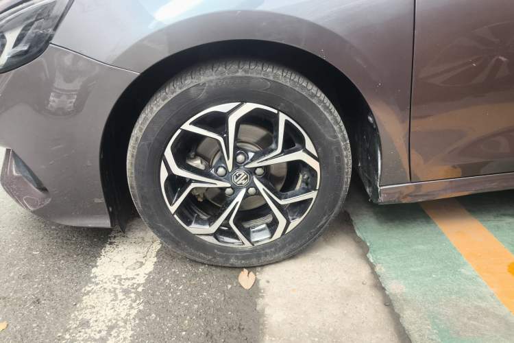 Used MG 5 2021 180 DVVT CVT Youth Luxury Edition
