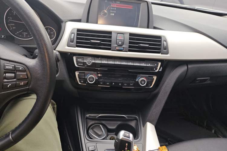 Used BMW 3 Series 2016 320Li Fashion Model