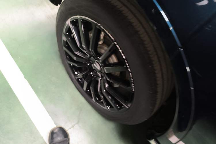 Used Wey Mocha New Energy 2024 Hi4 Four-Wheel Drive Long-Range Version Right Rear Wheel Hub