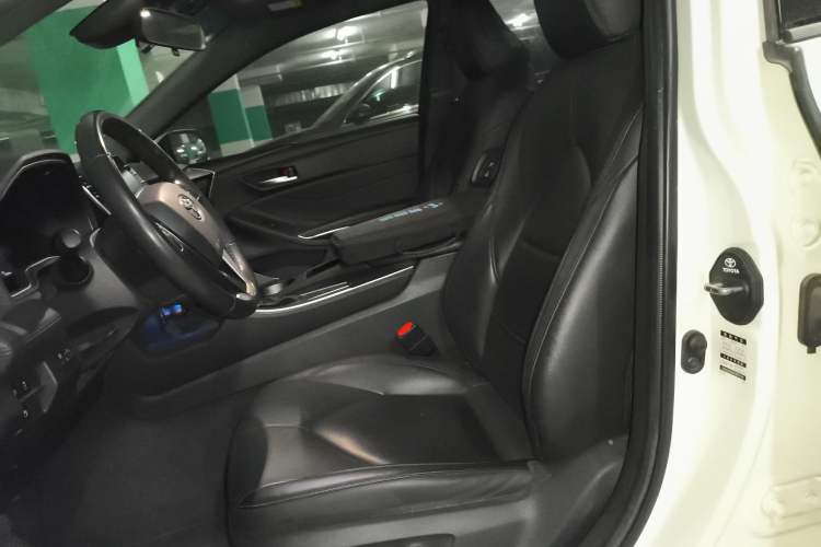 Used Toyota Avalon 2019 2.0L Luxury Edition China VI Standard
