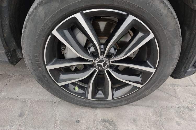 Used Mercedes-Benz GLC 2021 GLC 260 L 4MATIC Luxury Model Right Front Wheel Hub