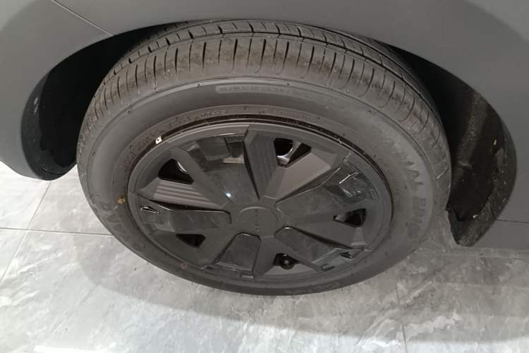 Used Geely Galaxy Panda 2026 210km Panda Warrior Exterior 4