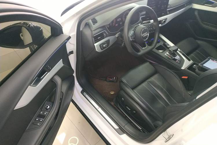 Used Audi A4L 2022 40 TFSI Luxury Dynamic Model