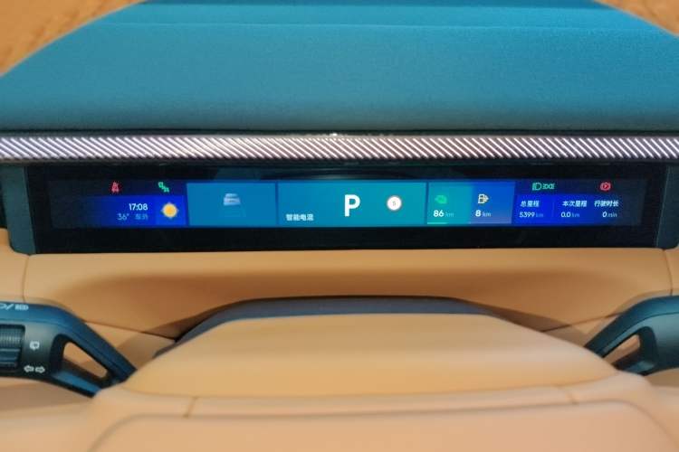 Used Lynk & Co 900 2025 1.5T Ultra
