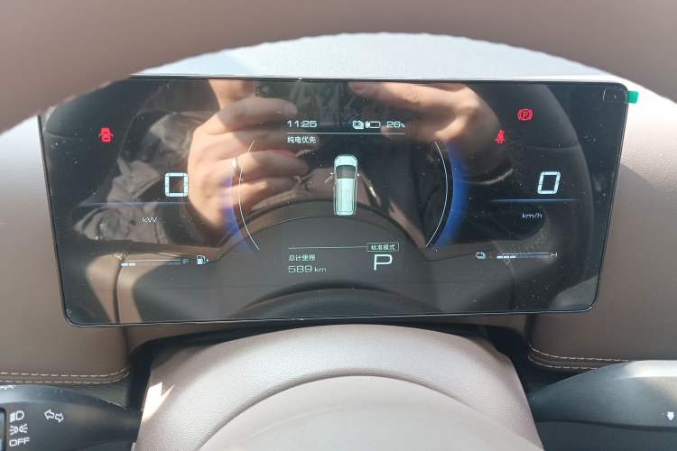 Used Wuling Wuling Starlight 730 2025 Model Plug-in Hybrid 125km Luxury Edition
