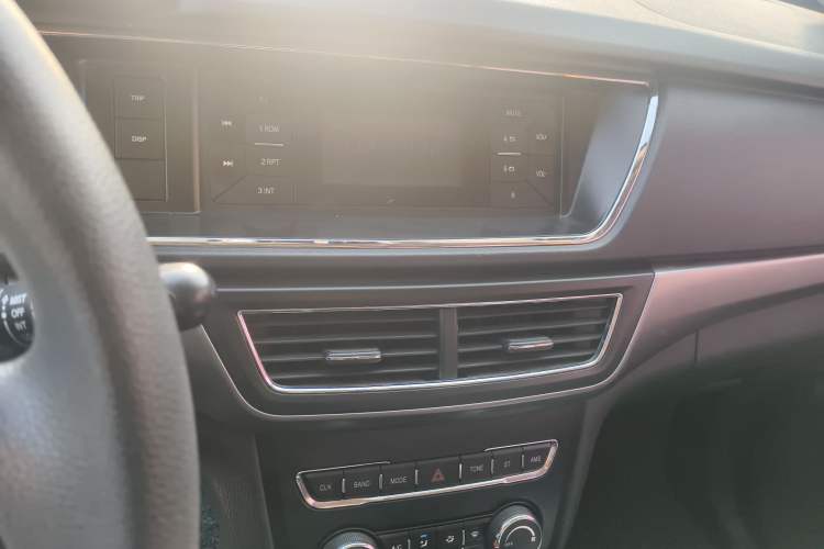 Used CHANGAN KAICHENG Oushang A600 2017 1.5L Manual Standard Edition Audio And AC Panel