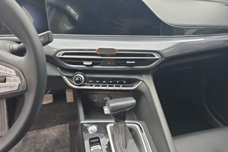 Used CHANGAN Eado 2020 PLUS Blue Whale NE 1.4T GDI DCT Prestige Model
