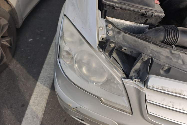 Used Mercedes-Benz Viano 2013 3.0L Hospitality Edition Right Front Headlight