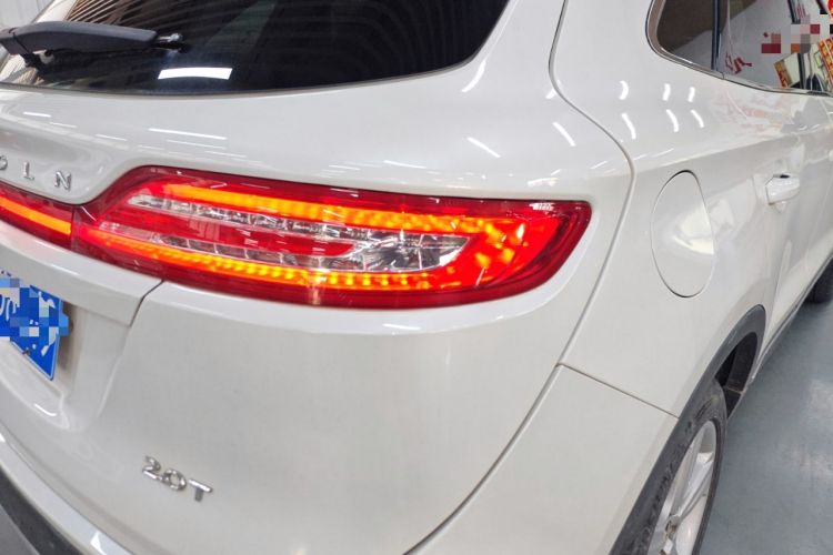 Used Lincoln MKC 2017 2.0T Two-Wheel Drive Zunyue Edition Right Rear Taillight